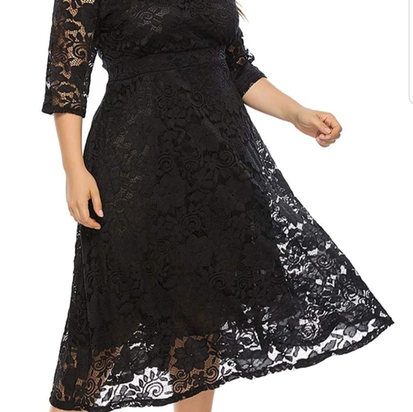 Dresses & Skirts - 🌿NWOT Lacy black dress w/pockets🌿
